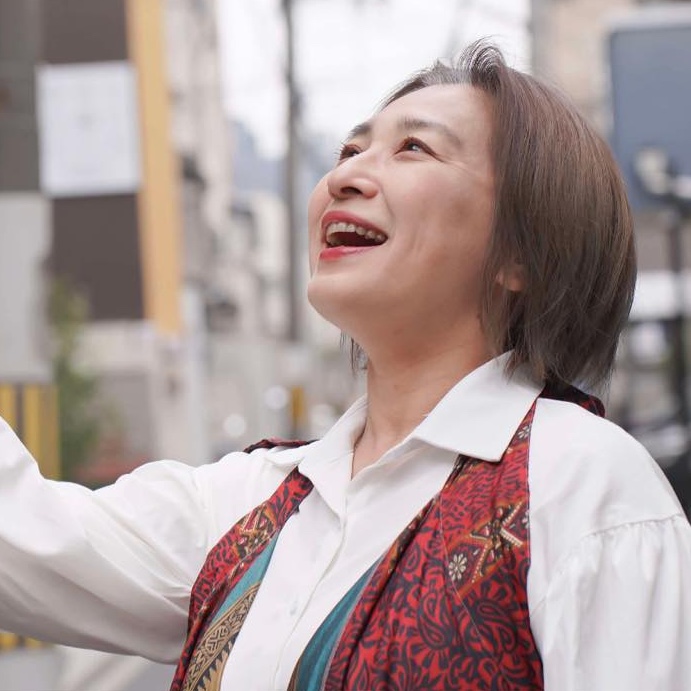 言葉にできないあなたの想いを「本」にする言葉の職人ーまみ助・姫野蒼子ー